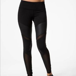Alo Yoga Sheila Legging
